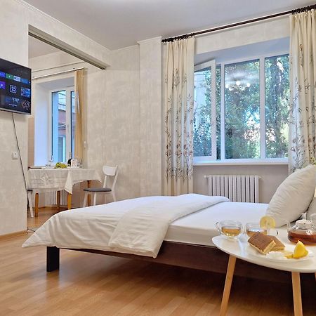 Однокімна Квартира Біля Каштанової Алеї У Центрі Полтави Мережа Alexapartments Документи Для Відряджень Безконтатне Заселення 24-7 โปลตาวา ภายนอก รูปภาพ