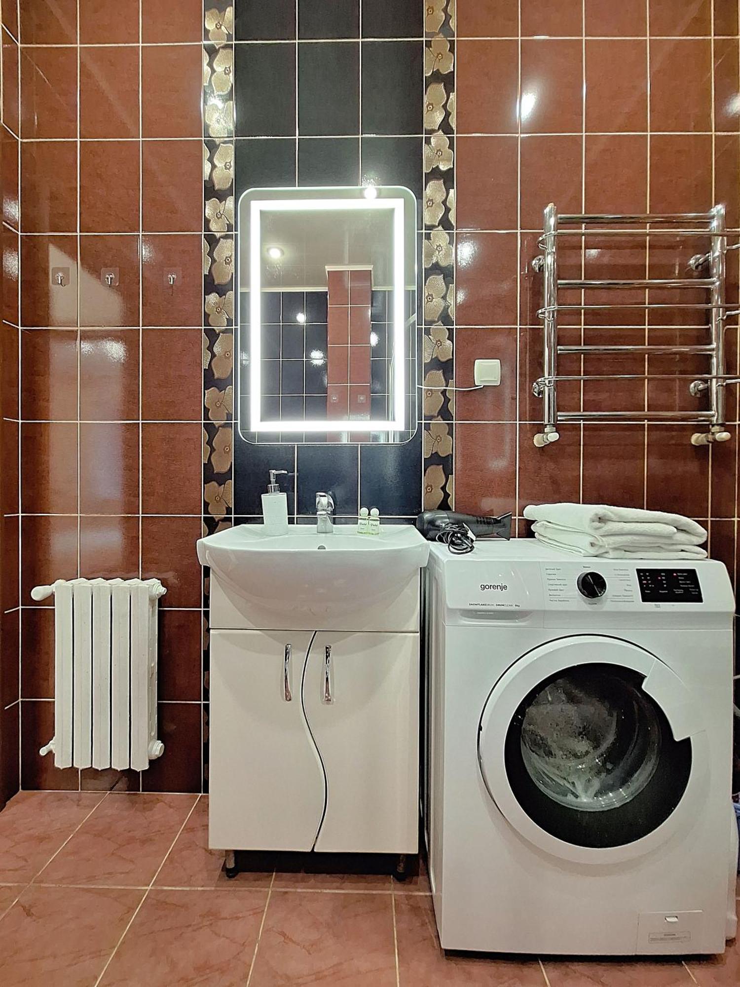Однокімна Квартира Біля Каштанової Алеї У Центрі Полтави Мережа Alexapartments Документи Для Відряджень Безконтатне Заселення 24-7 โปลตาวา ภายนอก รูปภาพ
